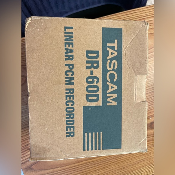 Tascam DR-60DmkII 4-Channel Portable Recorder with 8GB Memory Card, - Picture 2 of 8